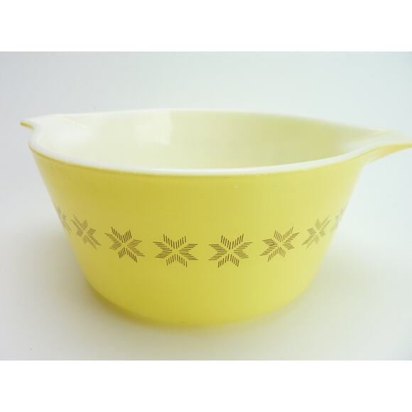 Vintage Pyrex Town and Country Yellow Casserole Dish 474 – B 1.5 Quart No Lid - Picture 4 of 7